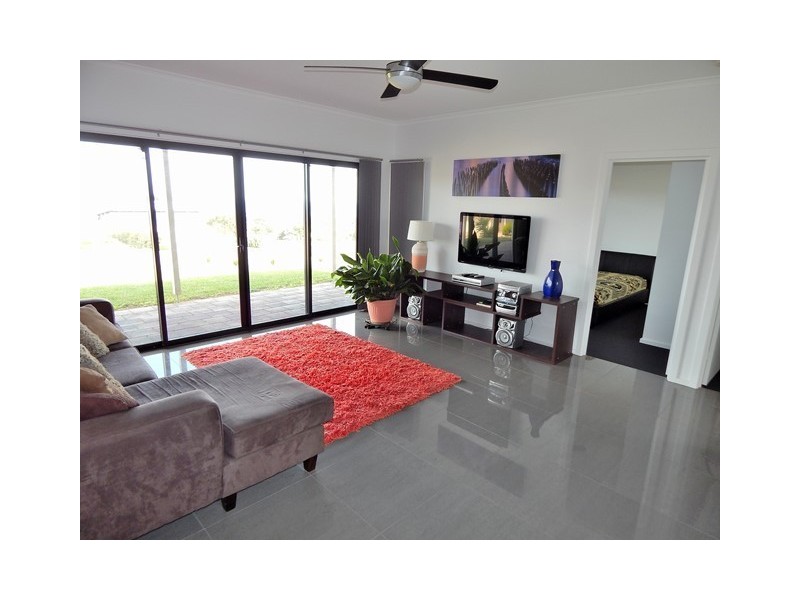 42 Stacey Dr, Carrickalinga SA 5204