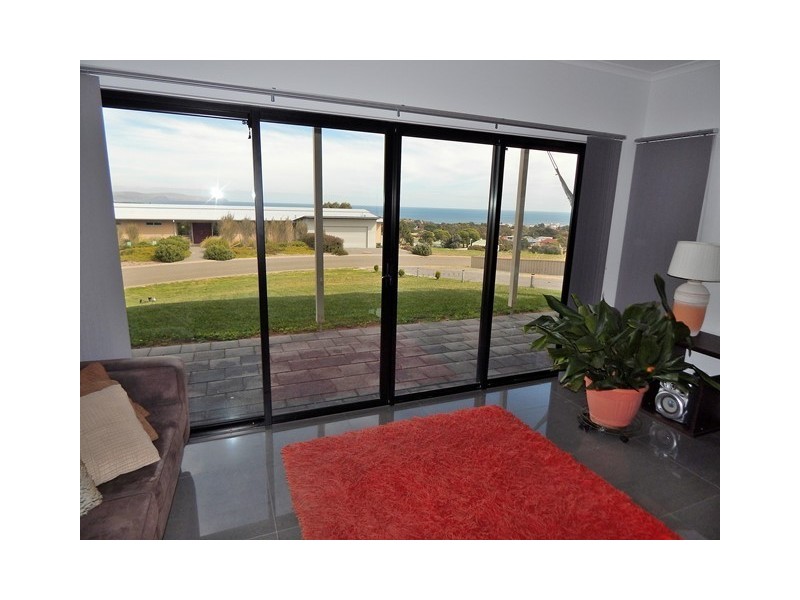 42 Stacey Dr, Carrickalinga SA 5204