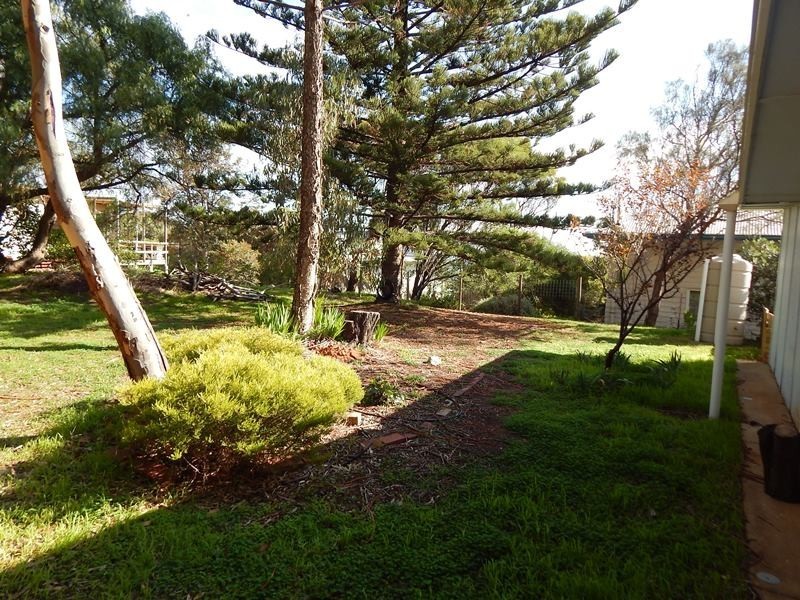 3 Elizabeth Crescent, Carrickalinga SA 5204