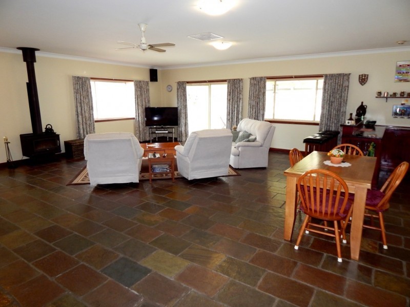 2 Lovelock Cl, Normanville SA 5204