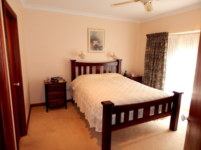 2 Lovelock Cl, Normanville SA 5204
