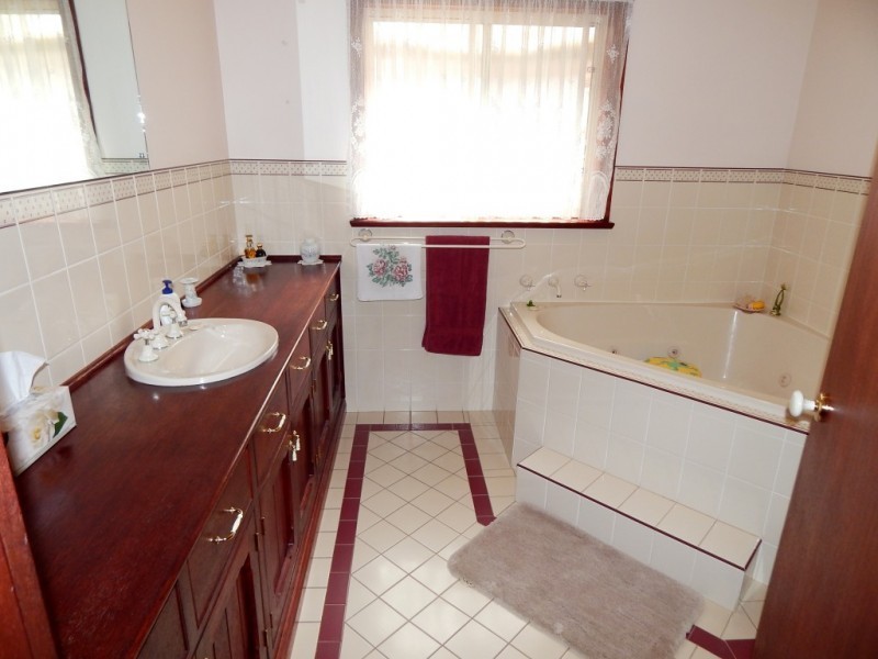 2 Lovelock Cl, Normanville SA 5204