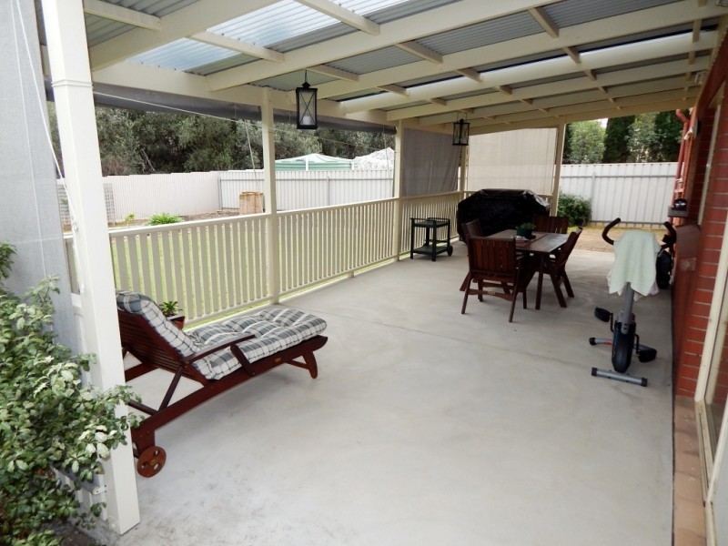 2 Lovelock Cl, Normanville SA 5204