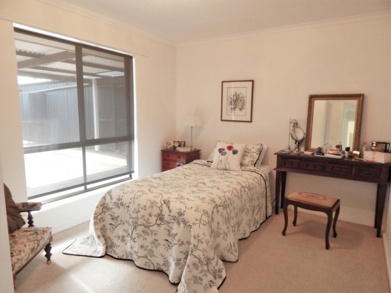 1/8 Mary Avenue, Normanville SA 5204