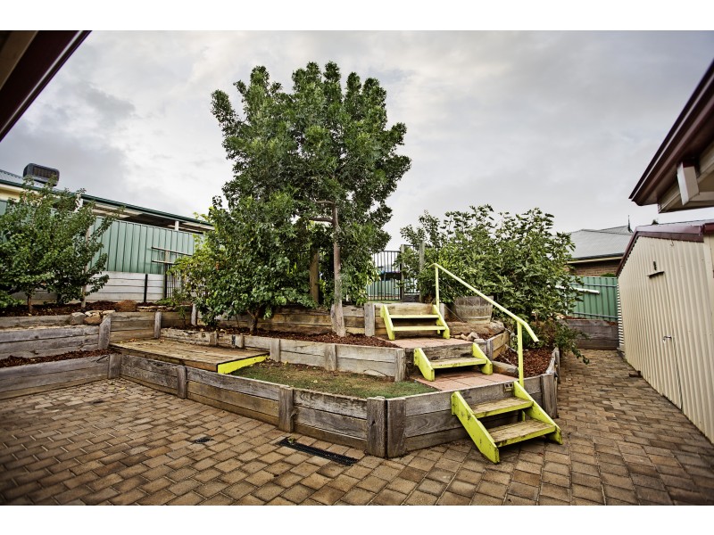 1 Gare Court, Victor Harbor SA 5211