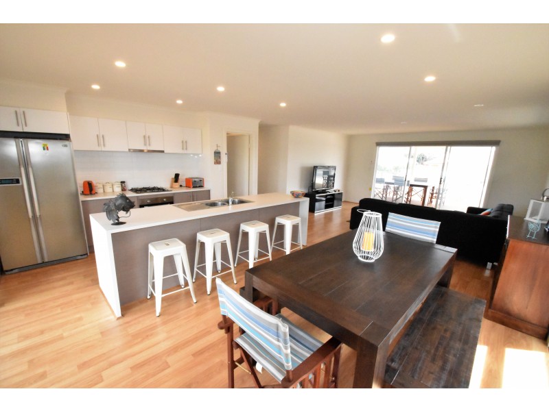 2 Defiance Ct, Normanville SA 5204