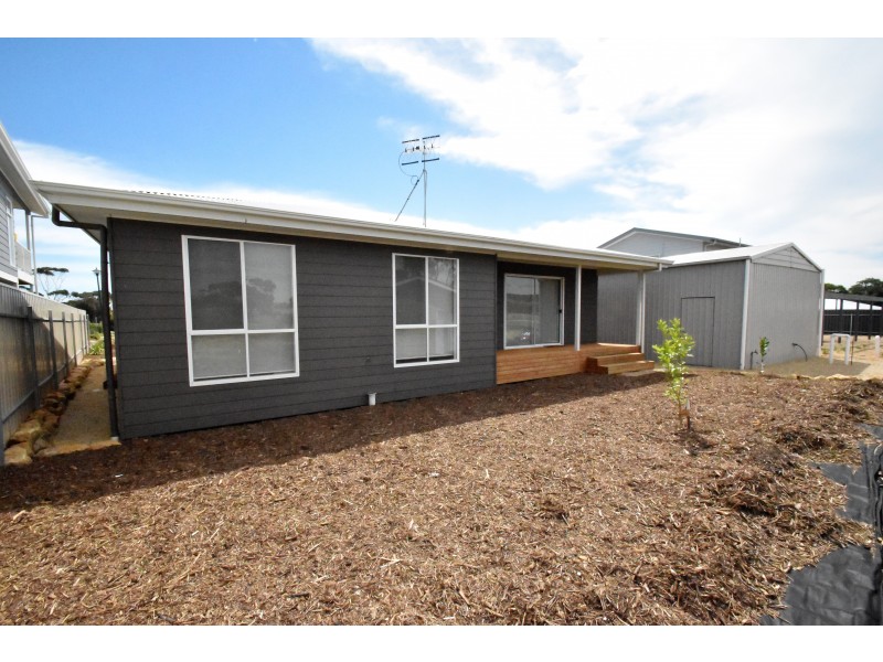 2 Defiance Ct, Normanville SA 5204