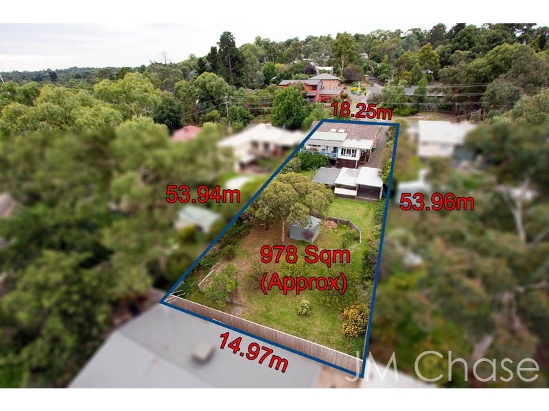 8 Swan Street, Eltham VIC 3095