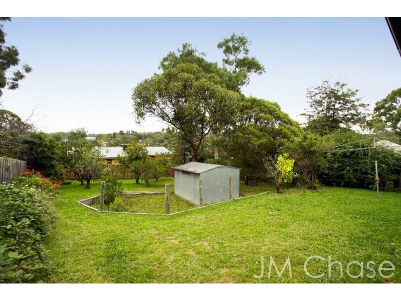 8 Swan Street, Eltham VIC 3095