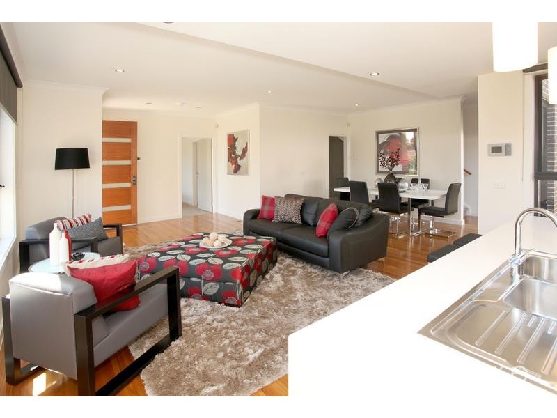 1/7 Johnston Street, Burwood VIC 3125