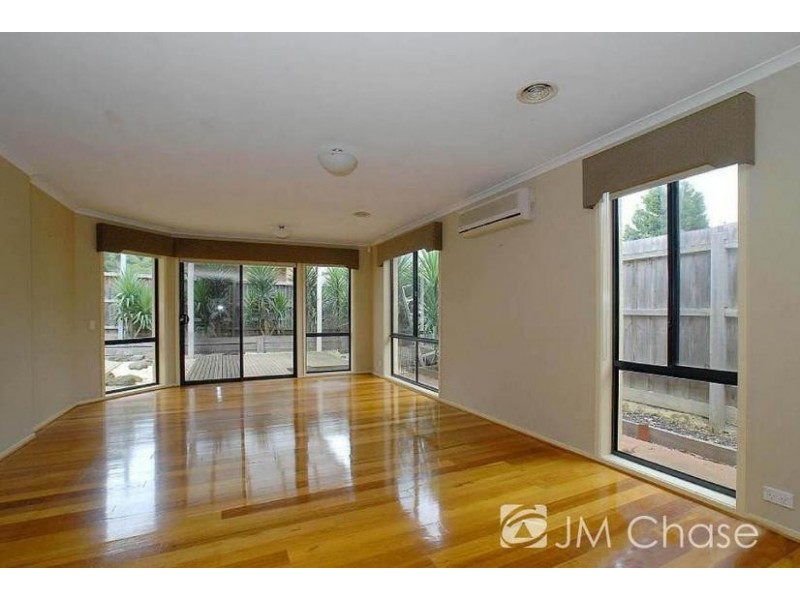1 Applewood Drive, Knoxfield VIC 3180