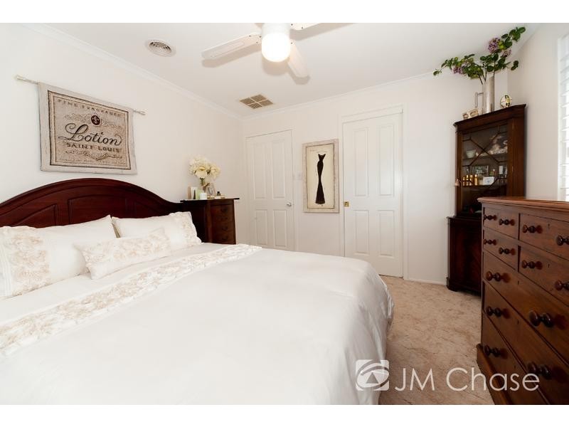 28 Sandon Circuit, Forest Hill VIC 3131