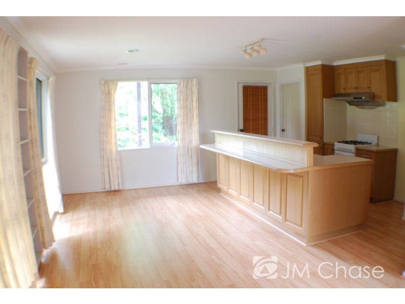 12 Radiant Crescent, Forest Hill VIC 3131