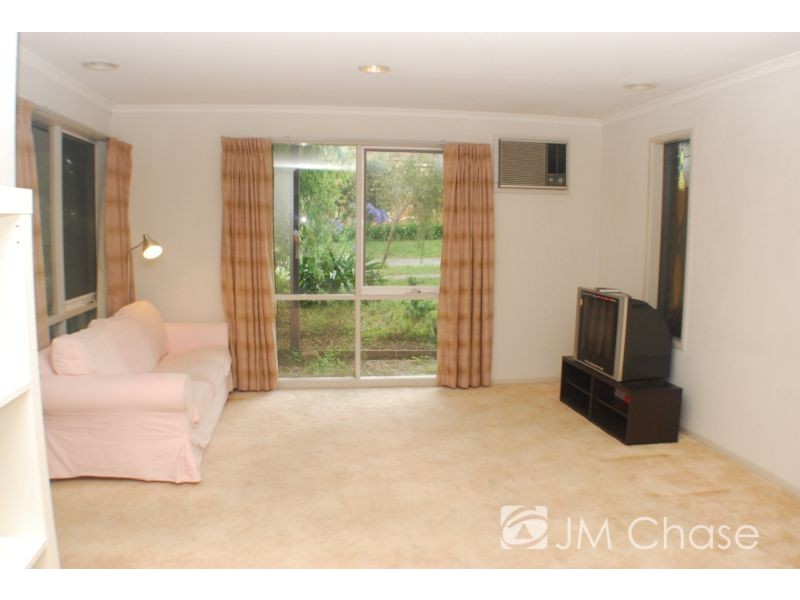 12 Radiant Crescent, Forest Hill VIC 3131