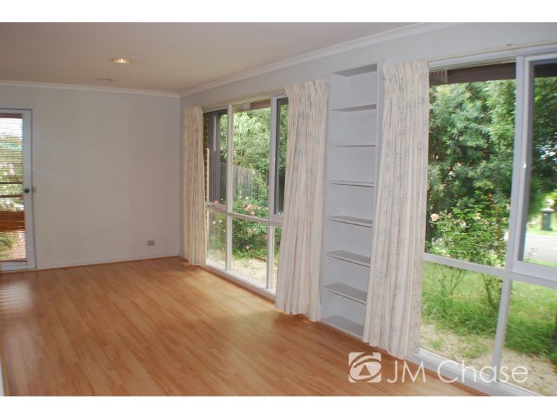 12 Radiant Crescent, Forest Hill VIC 3131