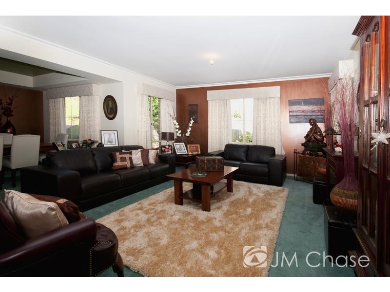 32 Westminster Close, Blackburn South VIC 3130