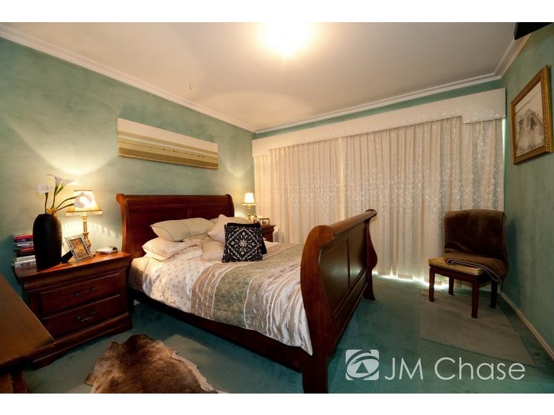 32 Westminster Close, Blackburn South VIC 3130