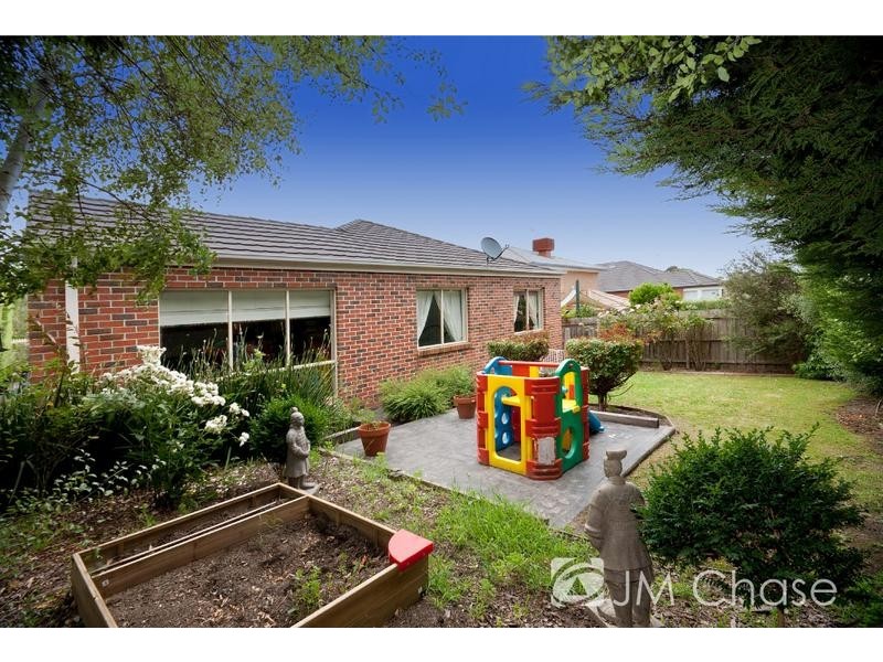 32 Westminster Close, Blackburn South VIC 3130