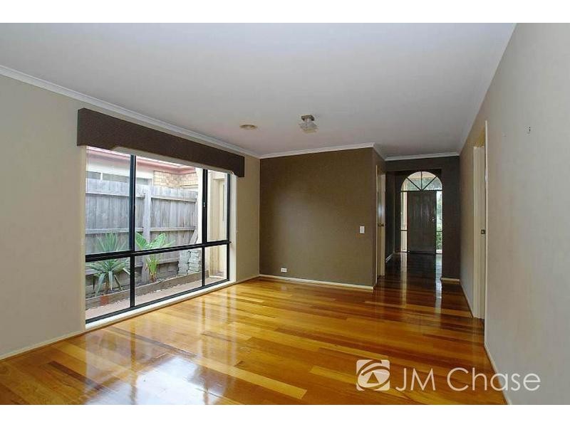 1 Applewood Drive, Knoxfield VIC 3180