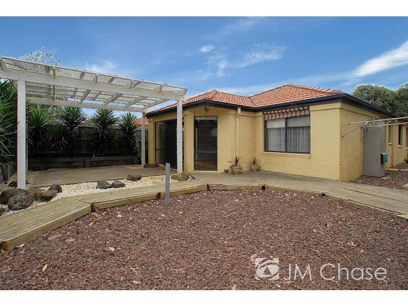1 Applewood Drive, Knoxfield VIC 3180