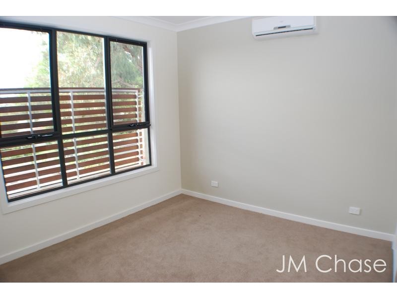 2/7 Johnston Street, Burwood VIC 3125