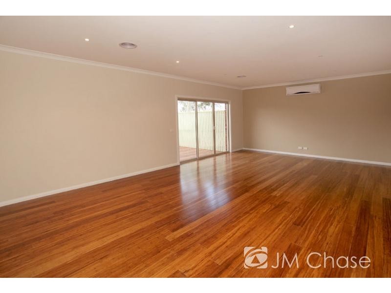 2/11 View Road, Vermont VIC 3133