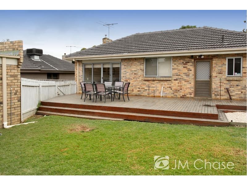 12 Parkmore Road, Forest Hill VIC 3131