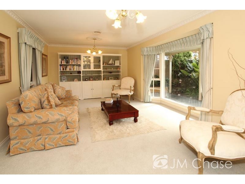 38 Pioneer Close, Vermont South VIC 3133