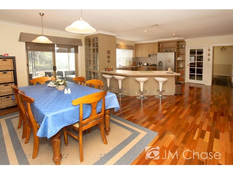 38 Pioneer Close, Vermont South VIC 3133