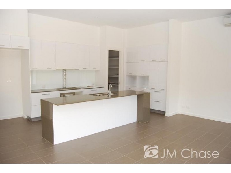 10 Elmington Avenue, Forest Hill VIC 3131