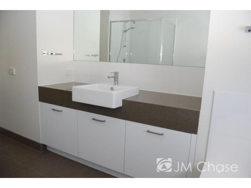 10 Elmington Avenue, Forest Hill VIC 3131