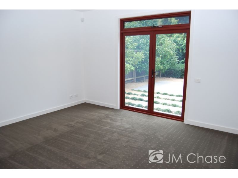 5 Elmington Avenue, Forest Hill VIC 3131