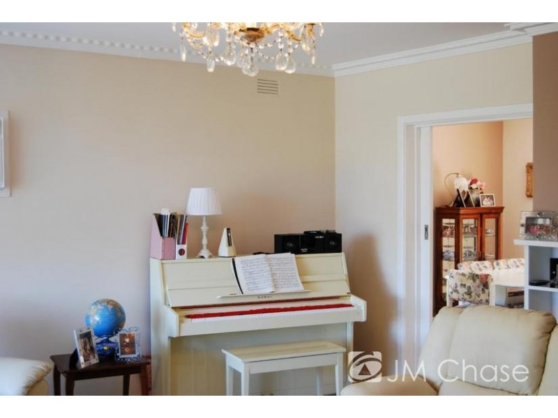 5 Hallows Street, Glen Waverley VIC 3150