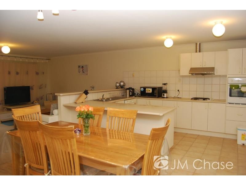 42 Sandon Circuit, Forest Hill VIC 3131