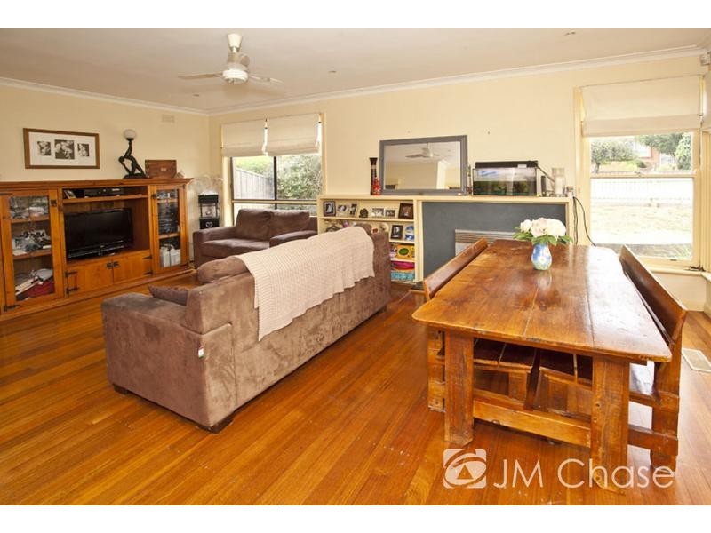 7 Range Road, Burwood East VIC 3151