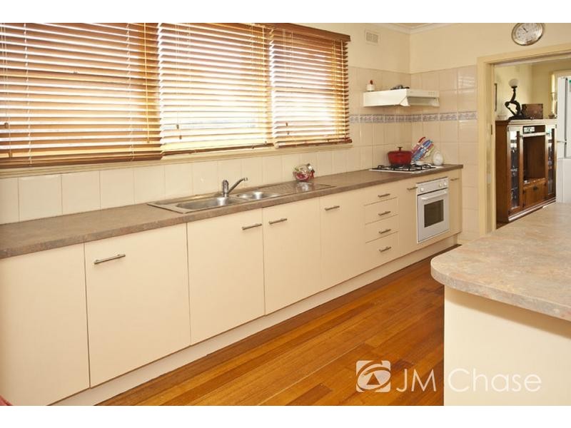 7 Range Road, Burwood East VIC 3151