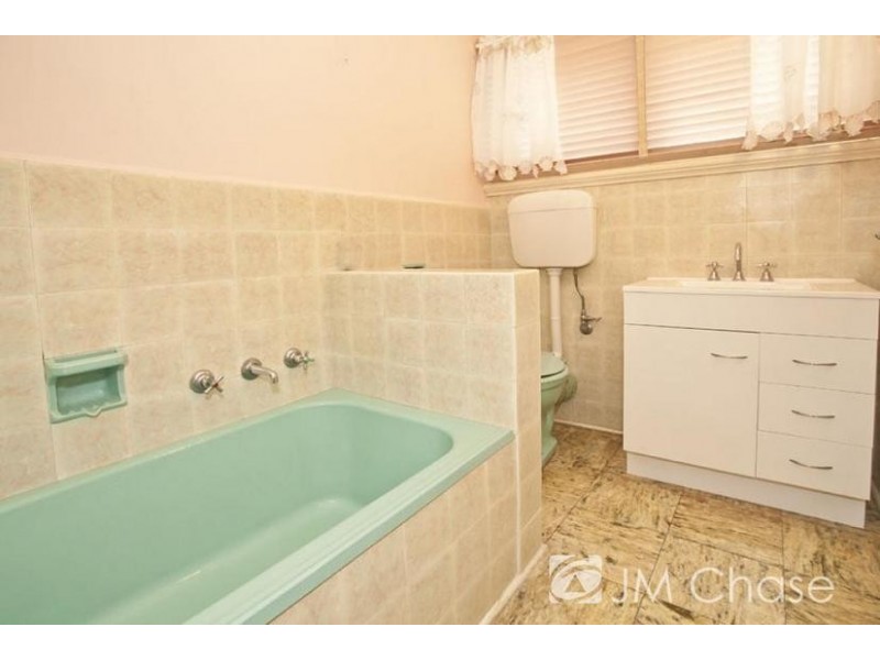 75 Barter Crescent, Forest Hill VIC 3131