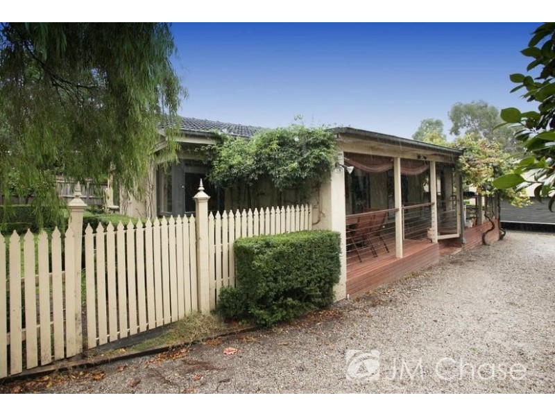 17 Centre Road, Vermont VIC 3133
