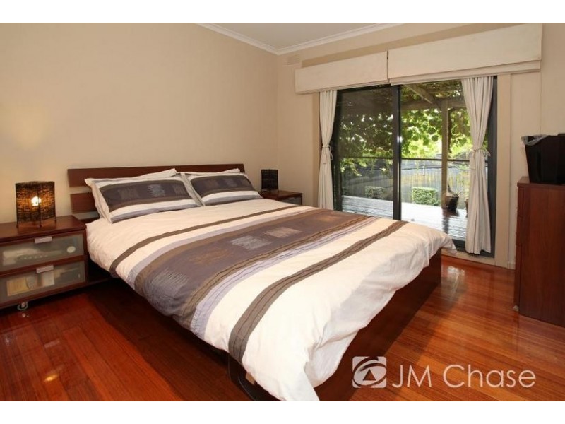 17 Centre Road, Vermont VIC 3133