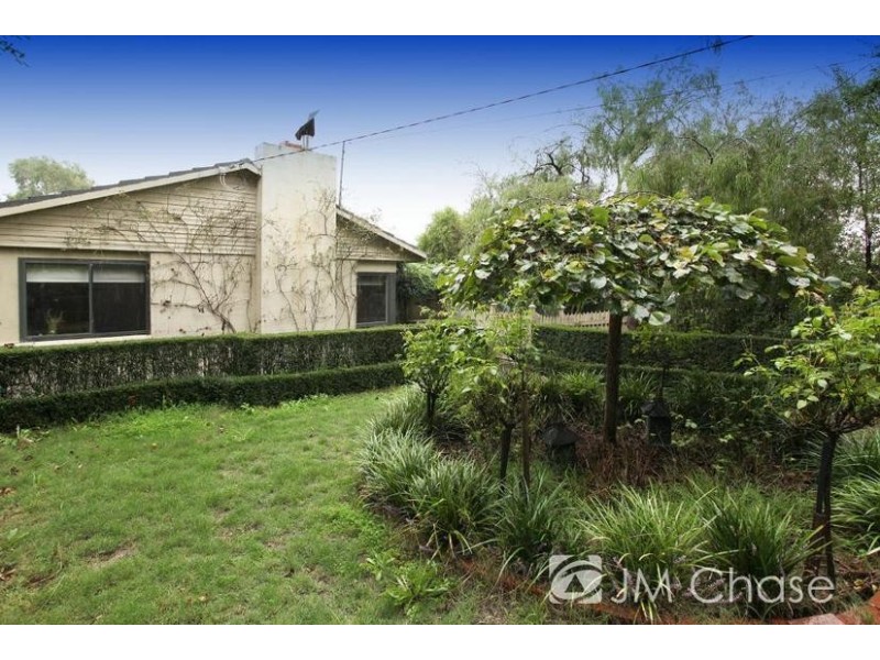 17 Centre Road, Vermont VIC 3133