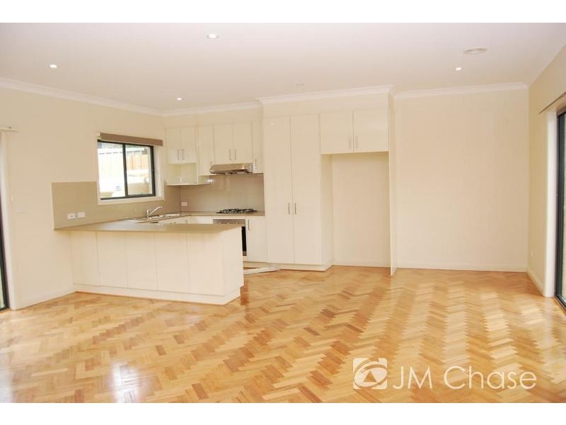 2/48 Romoly Drive, Forest Hill VIC 3131