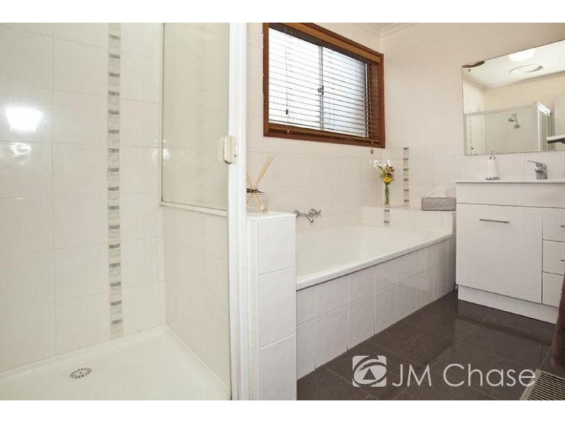 39 Brentwood Drive, Wantirna VIC 3152