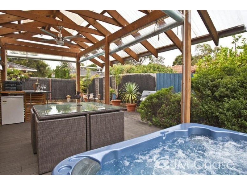 39 Brentwood Drive, Wantirna VIC 3152