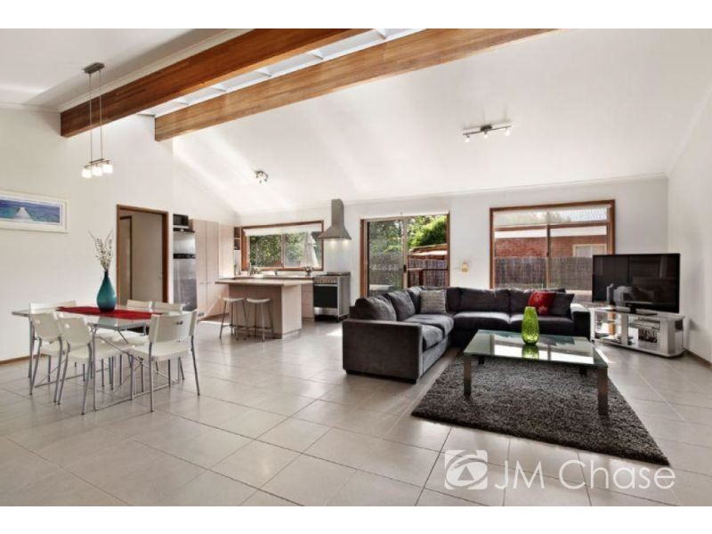 2/24 Jolimont Road, Forest Hill VIC 3131