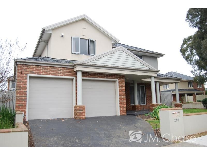 218 Mahoneys Road, Burwood East VIC 3151