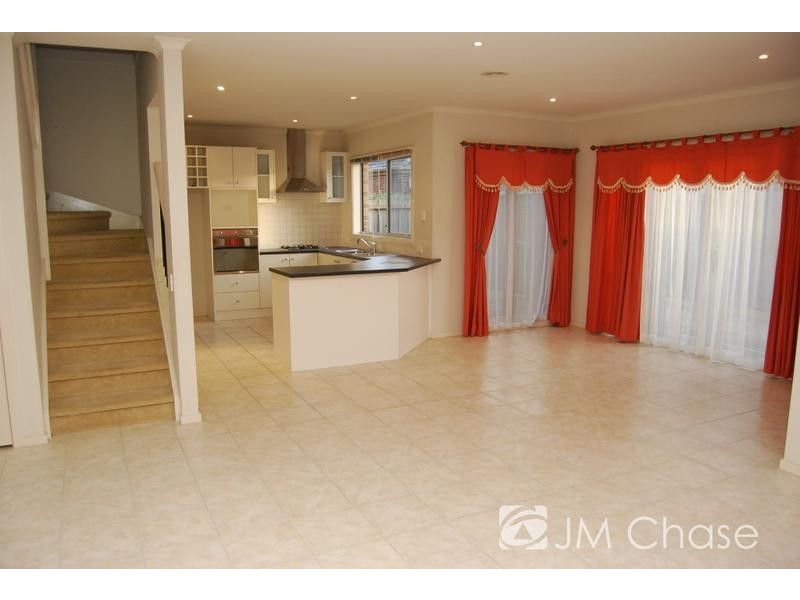 218 Mahoneys Road, Burwood East VIC 3151