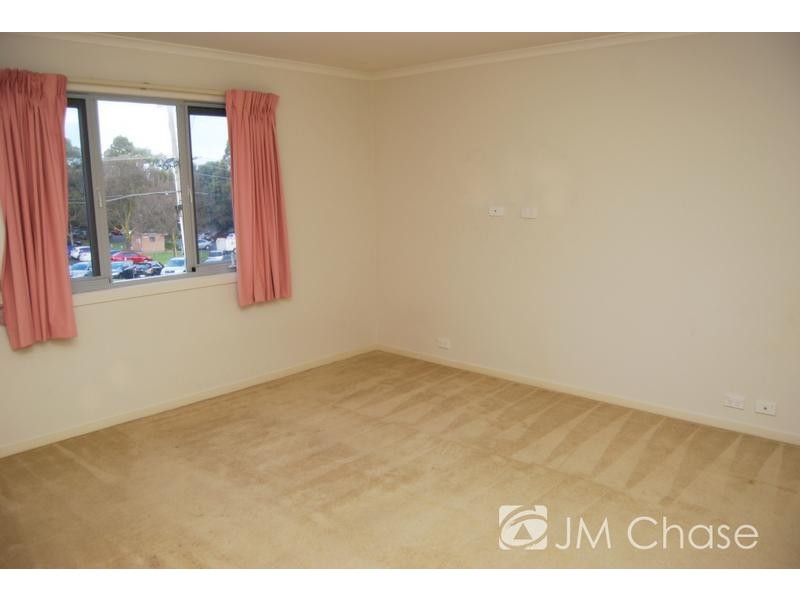 218 Mahoneys Road, Burwood East VIC 3151