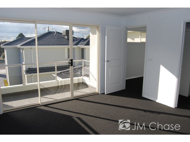 2/144 Burwood Highway, Burwood East VIC 3151