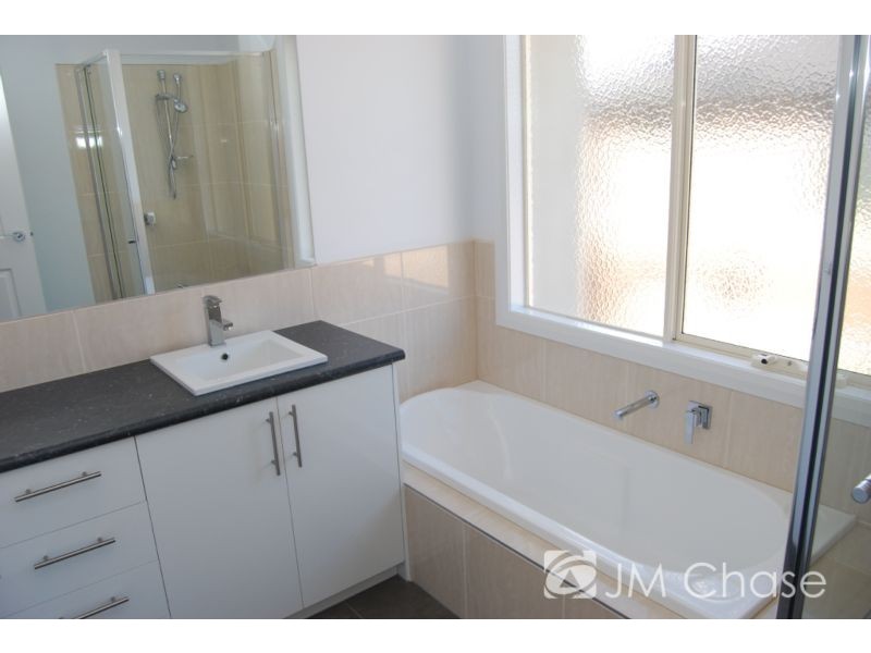 2/144 Burwood Highway, Burwood East VIC 3151