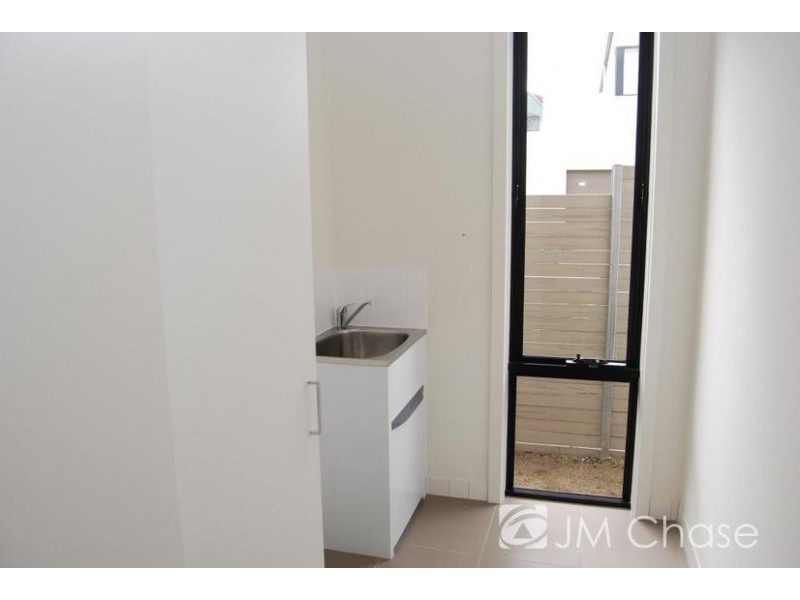 30 Burn Nar Look Drive, Burwood VIC 3125